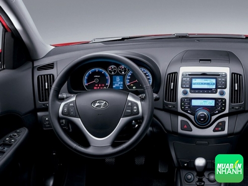 Nội thất và tiện nghi Hyundai Elantra