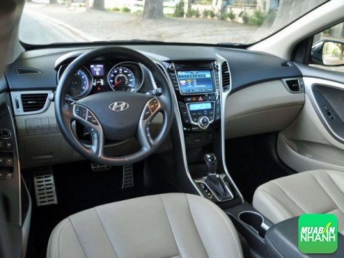 Nội thất hiện đại trên Xe Hyundai Elantra 2015