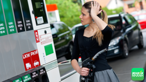 Nên mua xăng, dầu loại nào cho xe hơi?