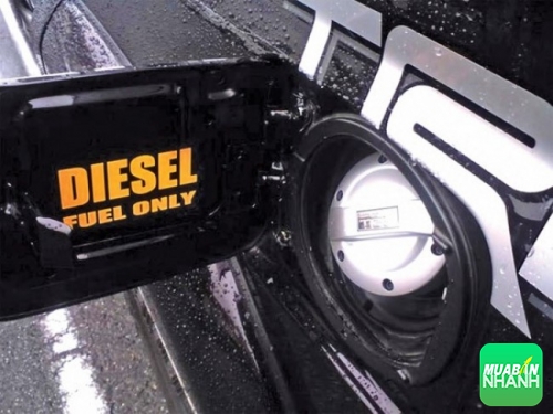 Cách khắc phục sự cố khi đổ nhầm nhiên liệu cho ô tô?