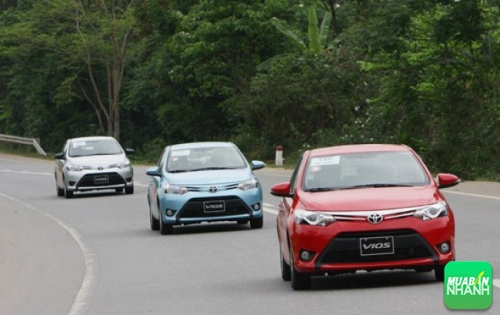 Mua bốn bành lần đầu, nên chọn xe Toyota Vios mới hay xe cũ?